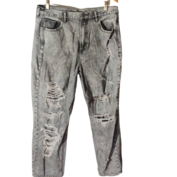 American Eagle Outfitters Jeans Size 6 Grey Distressed Straight Leg